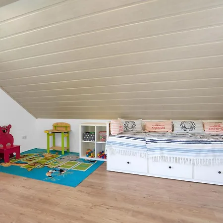 Deichhaus Kuestenwind-4 By Interhome *