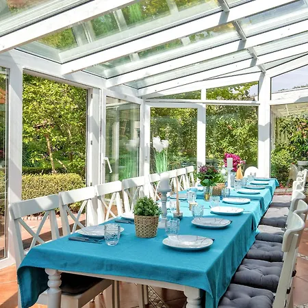 Holiday home Deichhaus Kuestenwind-4 By Interhome