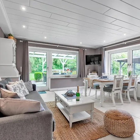 Deichhaus Kuestenwind-4 By Interhome *