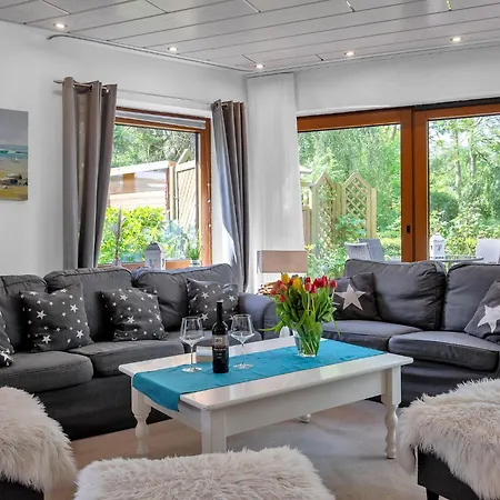 Deichhaus Kuestenwind-4 By Interhome *